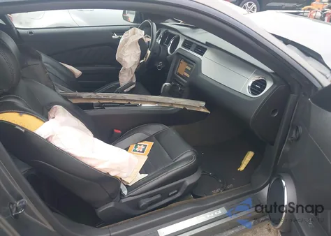 2014 Ford Mustang V6 Premium z USA, uszkodzony, nr VIN 1ZVBP8AM7E5223969